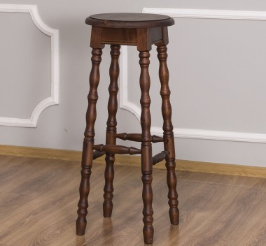 Bar stool with turned legs