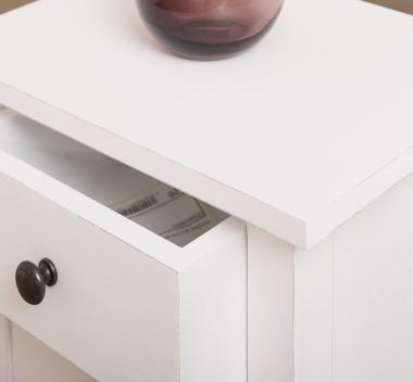 Nightstand with 2 drawers