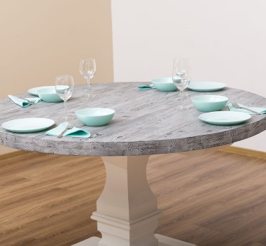 Table with central leg, colonial