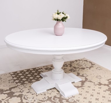 Oval table with turned central leg