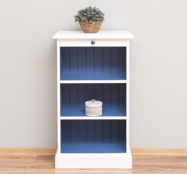 Shelf with 3 shelves