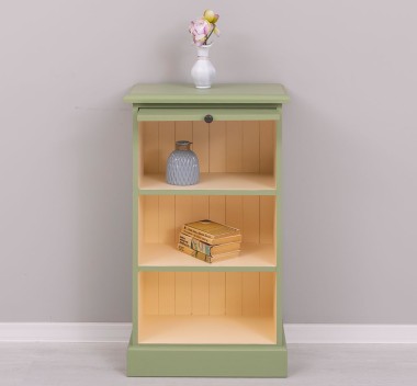 Shelf with 3 shelves