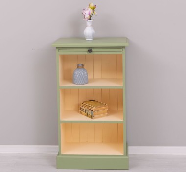 Shelf with 3 shelves