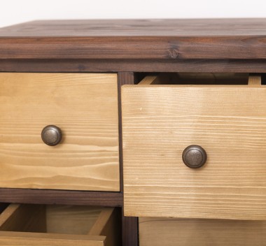 Narrow chest of drawers with 8 drawers