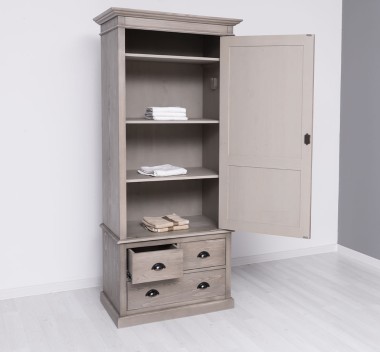 Wardrobe with 3 drawers