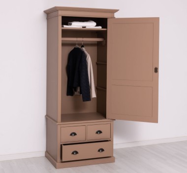 Wardrobe with 3 drawers