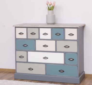 Chest of drawers with 13 drawers